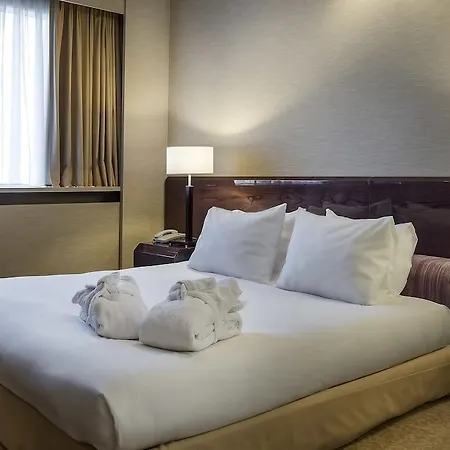 Mercure South Hotel 4*